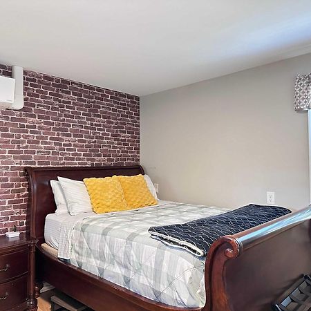 E3 Centrally Located In Carytown Fully Fenced リッチモンド エクステリア 写真