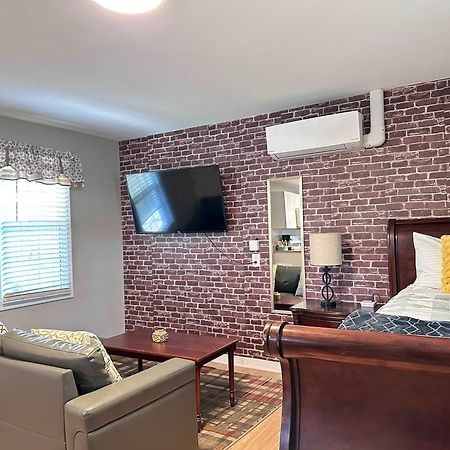 E3 Centrally Located In Carytown Fully Fenced リッチモンド エクステリア 写真
