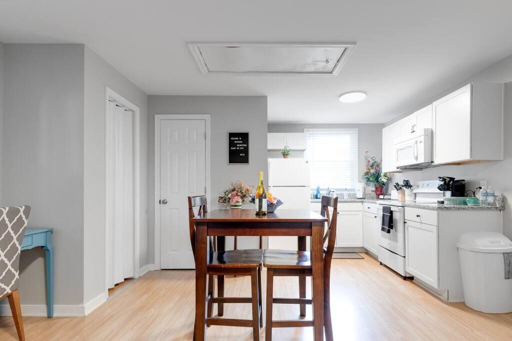 E3 Centrally Located In Carytown Fully Fenced リッチモンド エクステリア 写真