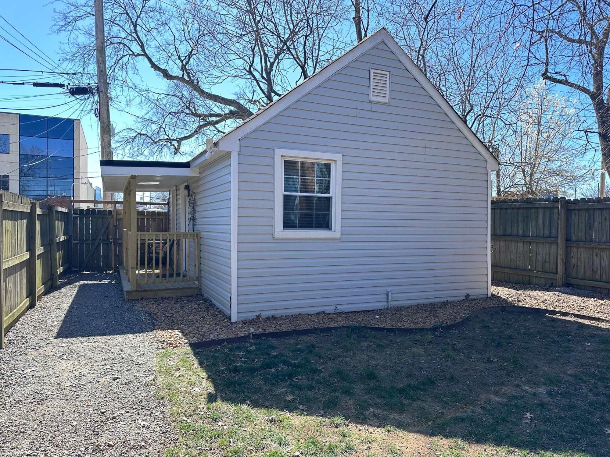 E3 Centrally Located In Carytown Fully Fenced リッチモンド エクステリア 写真